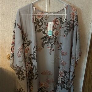 Emory Park Floral Kimono in Gray and Pink